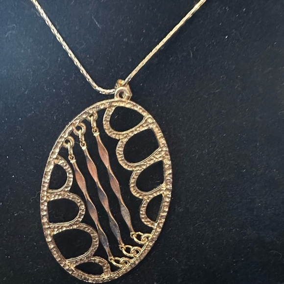 Jewelry - Napier Gold-Tone Oval Pendantb Necklace 30"